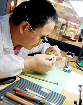 本杰明·托马斯-北京雅典售后服务中心制表师